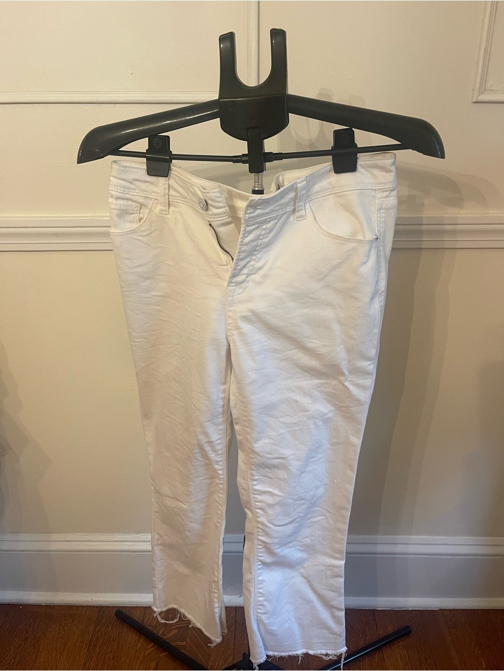 Kensie White Cropped Ankle Jeans